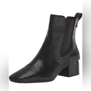 NWOT Franco Sarto Women's Waxton Ankle Boot Size 6.5 snake man made material